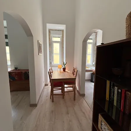 Spacious Mouraria Steps From The Castle Lisboa