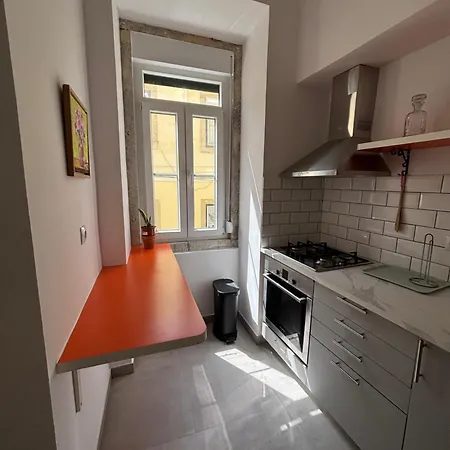 Апартаменты Spacious Mouraria Steps From The Castle *