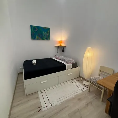 Spacious Mouraria Steps From The Castle Apartman